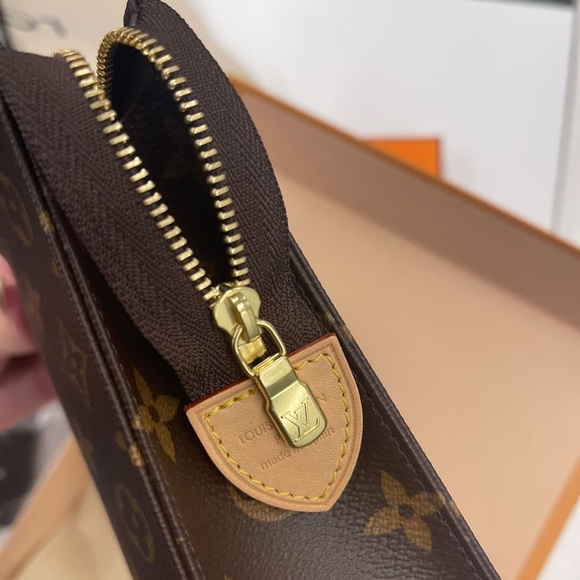 SOLD - Authentic LV Toiletry 19 - Picture 2 of 6
